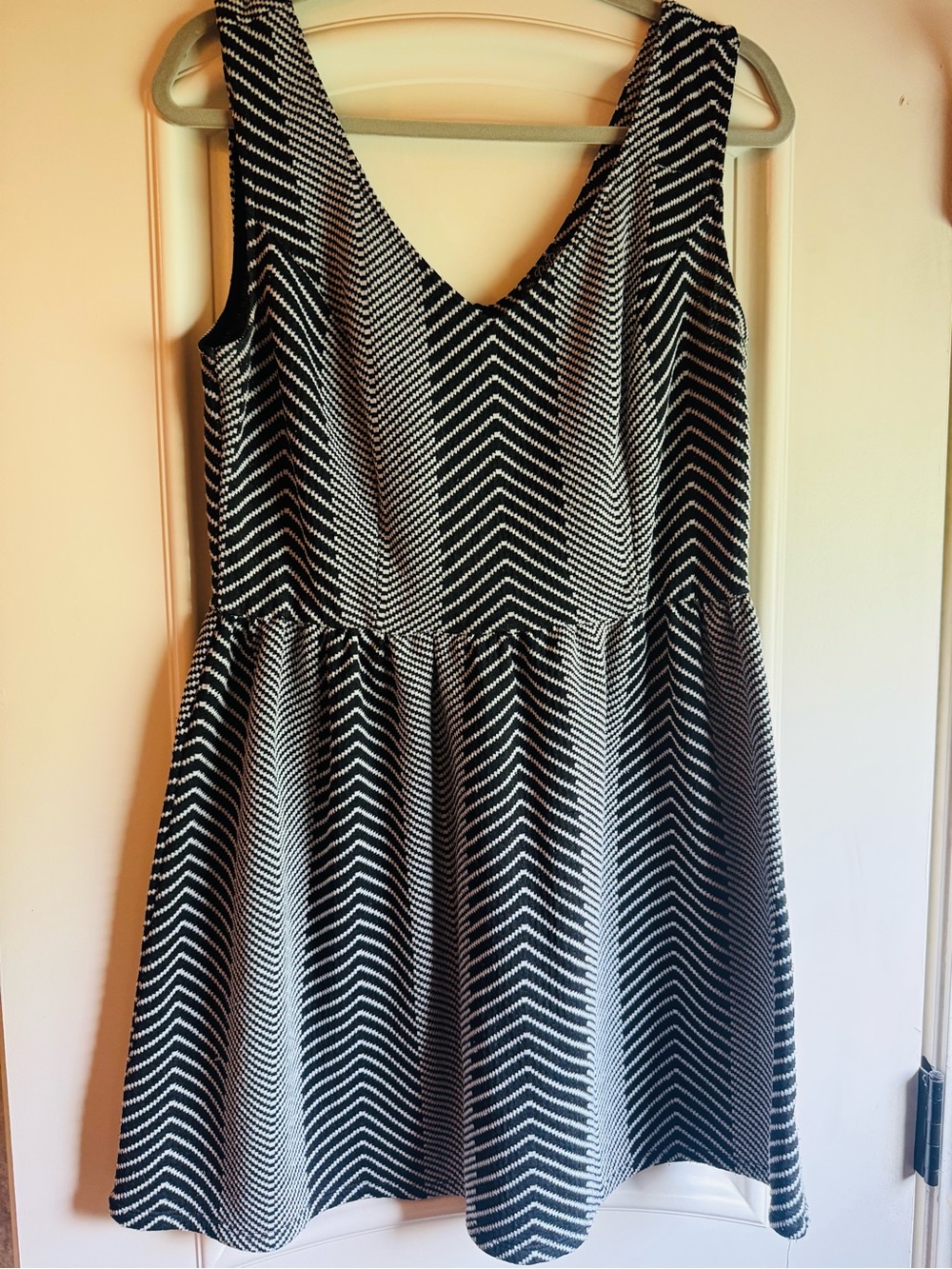 Black & White Chevron Sleeveless Mini Dress